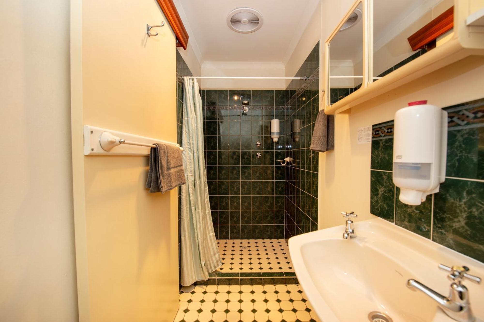 Ardrossan Hotel Motel Экстерьер фото